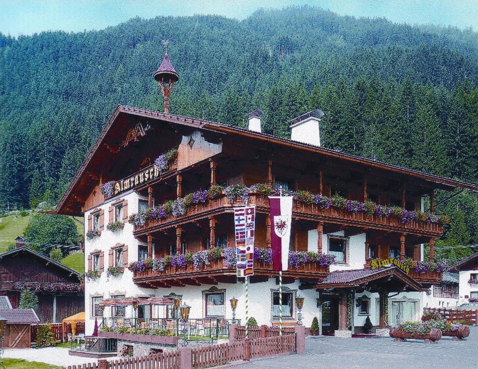 Pension Almrausch Neustift im Stubaital Exterior photo