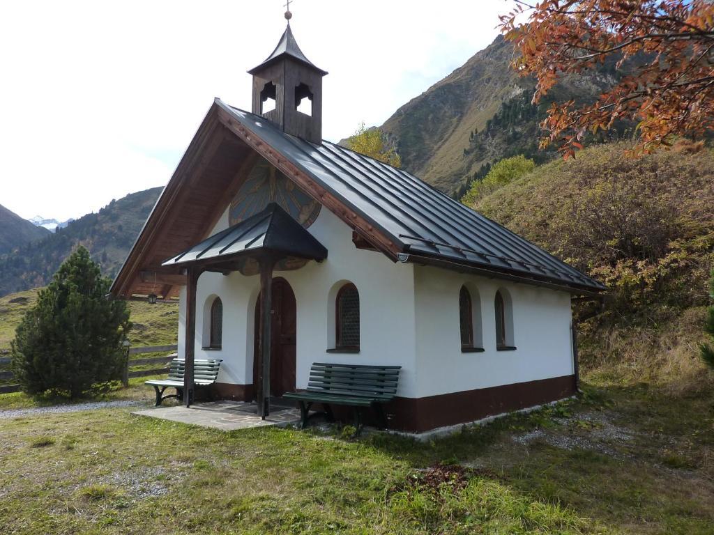 Pension Almrausch Neustift im Stubaital Exterior photo